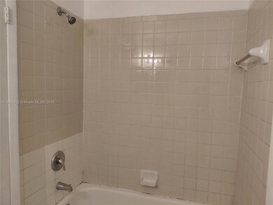 999 Hamilton Dr unit 999D, Homestead, FL 33034 - photo 7