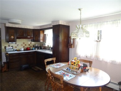 795 Castlebar Dr, North Tonawanda, NY 14120 - photo 2