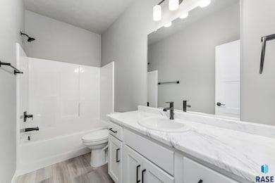 5500 E Brennan Dr, Sioux Falls, SD 57110 - photo 7