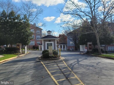 9130 Groffs Mill Dr unit 9130, Owings Mills, MD 21117 - photo 4