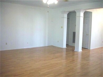 14310 Windsor Oaks Ln, Houston, TX 77062 - photo 2