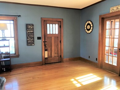 6-Living Room-Front Entry