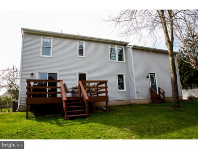 910 Shamrock Ct, Royersford, PA 19468 - photo 3