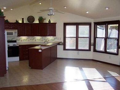 13505 W Georgetown Rd, Columbus, IN 47201 - photo 5