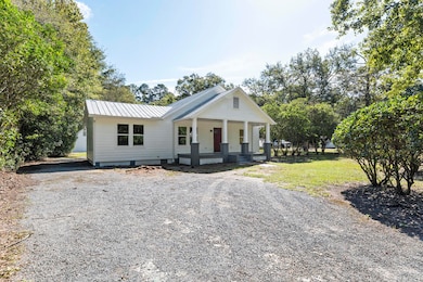 136 West St, Moncks Corner, SC 29461 - photo 2