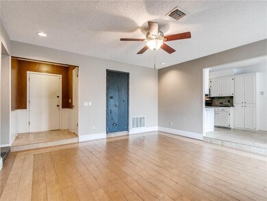 2213 Leaf Dr, Moore, OK 73160 - photo 7