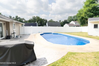 32 Acorn Ave, Rensselaer, NY 12144 - photo 2