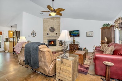 1017 Avenue B, Fredericksburg, TX 78624 - photo 7