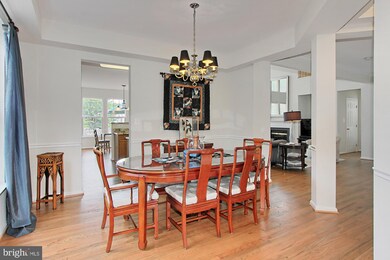 8828 Carpenters Hall Dr, Lorton, VA 22079 - photo 4