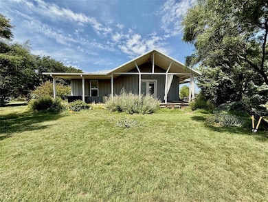 21553 Oklahoma 73, Clinton, OK 73601 - photo 2