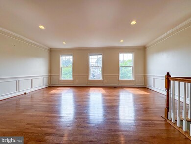 8173 Glade Bank Dr, Manassas, VA 20111 - photo 3