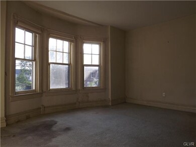 307 N 3rd St, Emmaus, PA 18049 - photo 5