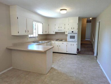 589-Broyles-Rd-07