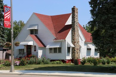 731 MAIN ST N YARD