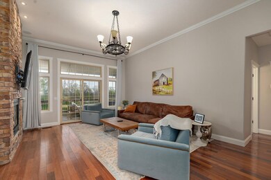 768 S Hackberry Ave-6