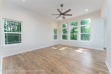 15317 Sherwood Ln, Lansing, MI 48906 - photo 5