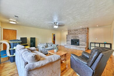 1175 Brookdale Ave, Medford, OR 97504 - photo 4