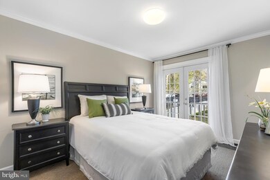 10904 Maple St, Fairfax, VA 22030 - photo 4