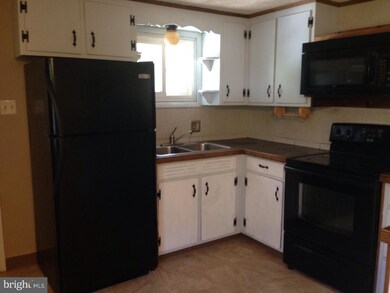 435 Manatawny St, Pottstown, PA 19464 - photo 5