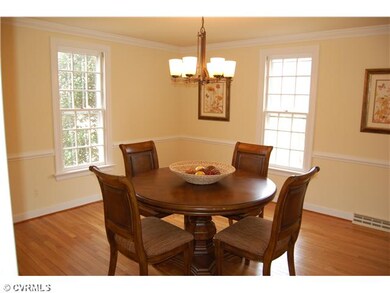 Dining Room - Lovely with minimal furnishings, but