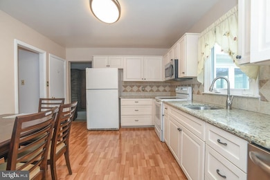 2609 Heritage Farm Dr, Wilmington, DE 19808 - photo 4