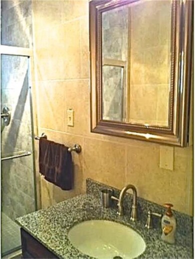 4446 Fleming St unit 1ST FL, Philadelphia, PA 19128 - photo 6