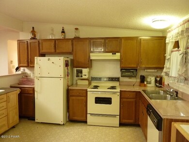 108 Saddle Brook Ln, Hawley, PA 18428 - photo 2