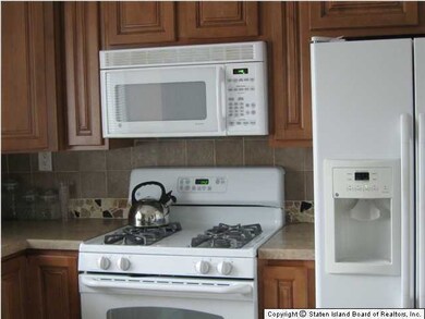 305 Ada Dr unit 70, Staten Island, NY 10303 - photo 5