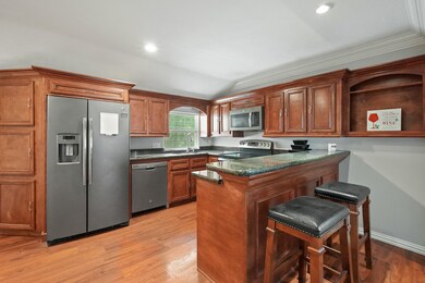 512 Melbourne St, Houston, TX 77022 - photo 5