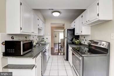 9146 Broken Oak Place unit 82B, Burke, VA 22015 - photo 6