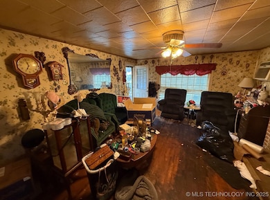 107 N Orphan St, Pryor, OK 74361 - photo 3