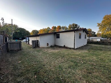 back 528 S Burton Ave Springfield, MO 65