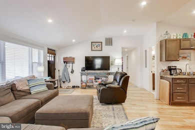 8238 Wb And a Rd, Severn, MD 21144 - photo 4