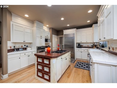 14186 Kimberly Cir, Lake Oswego, OR 97035 - photo 3