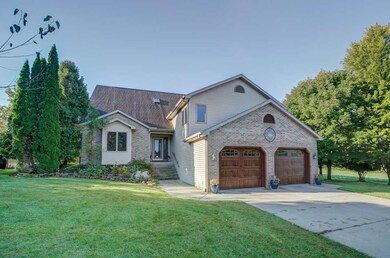 W1711 Freidig Rd, Brooklyn, WI 53521 - photo 5