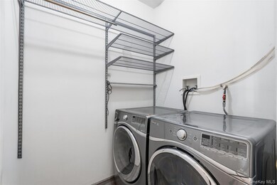 16 Autumn Dr unit 16H, Nanuet, NY 10954 - photo 4