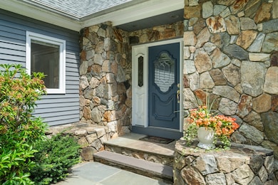 212 Fence Row Dr, Fairfield, CT 06824 - photo 4