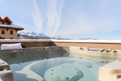 Hot Tub Fifth Floor IV