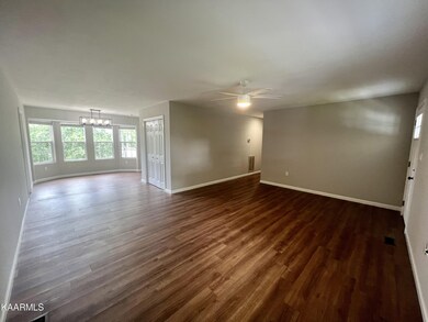 8712 Highland Cir, Knoxville, TN 37920 - photo 5