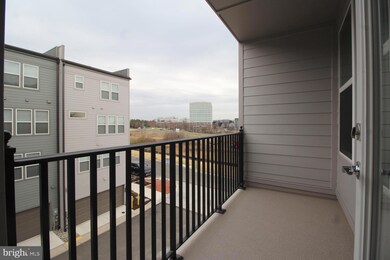 13336 Arrowbrook Centre Dr, Herndon, VA 20171 - photo 5