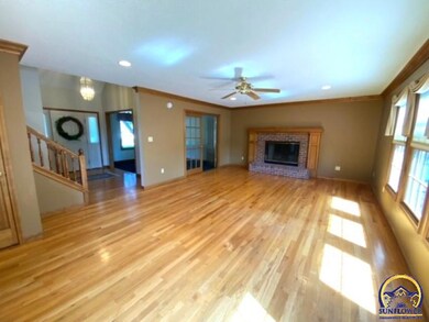 2208 SW Pondview Dr, Topeka, KS 66614 - photo 5
