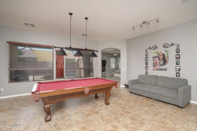 Living Room/Entry