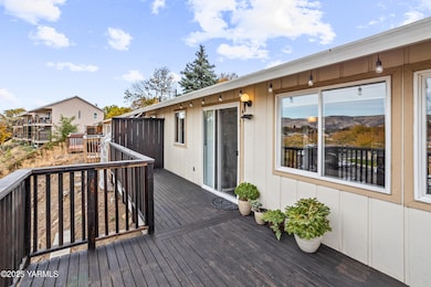 312 N 18th Ave, Yakima, WA 98902 - photo 3