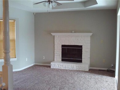 1709 Roberta Dr, Raymore, MO 64083 - photo 4