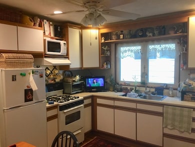 144 Spring St, Cambridge, MA 02141 - photo 3