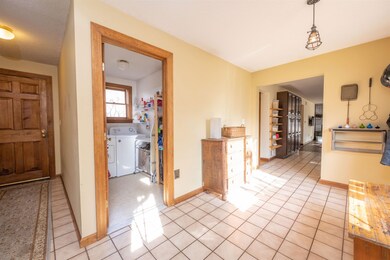 83 Hovey Rd, Londonderry, NH 03053 - photo 3