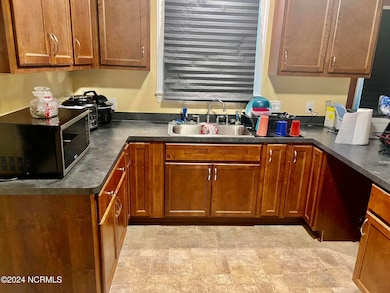 911 Rudolph St, Goldsboro, NC 27530 - photo 5