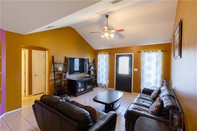 225 Caramel Dr, Alamo, TX 78516 - photo 4