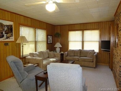 127 Atwood Dr, Hendersonville, NC 28792 - photo 7