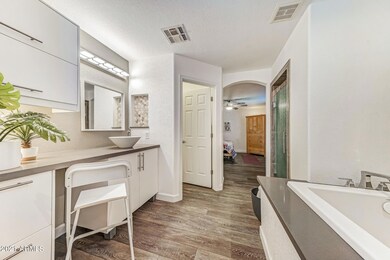 132-MasterBath_4